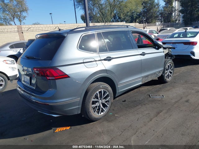 3VV3B7AX5LM102750 Volkswagen Tiguan 2.0t Se/2.0t Se R-line Black/2.0t Sel