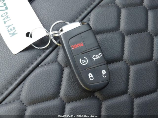 1C3CCCFB1GN172554 Chrysler 200 LX