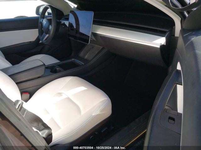 2021 TESLA MODEL 3 5YJ3E1EB9MF848836 Photo 4