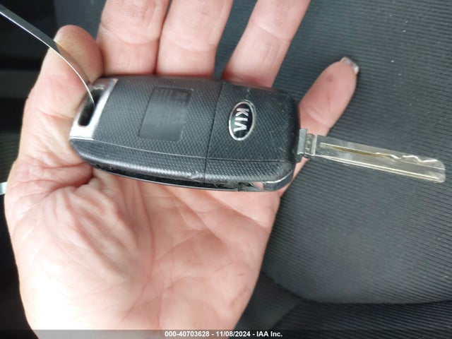 KIA SOUL + 2018 KNDJP3A51J7516632 Image 11