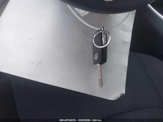 JTMLWRFV9ND146092 Toyota RAV4 LE