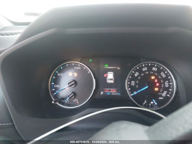 JTMLWRFV9ND146092 Toyota RAV4 LE