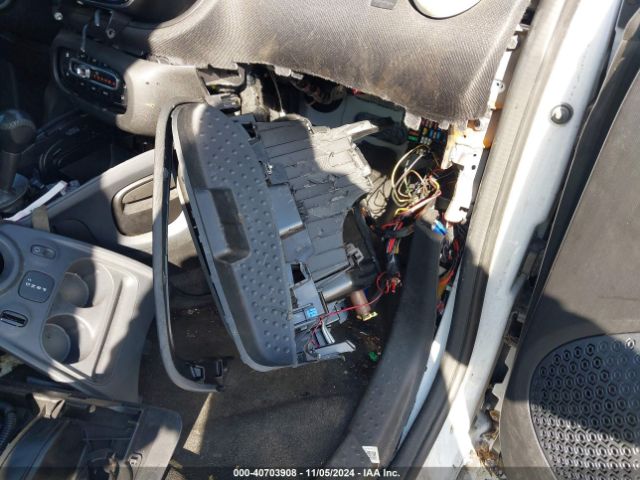 WMEFJ5DA1GK103709 Smart Fortwo