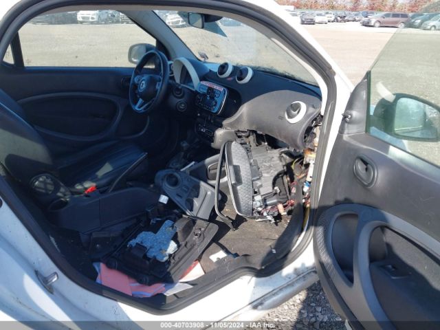 WMEFJ5DA1GK103709 Smart Fortwo