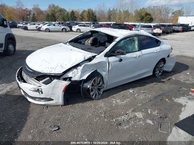 Chrysler 200 S 2015 1C3CCCDG1FN656706 Image 2