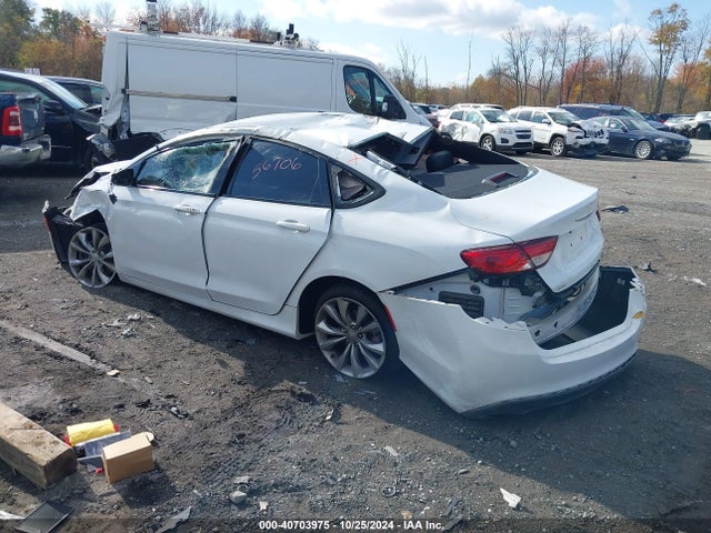Chrysler 200 S 2015 1C3CCCDG1FN656706 Image 3