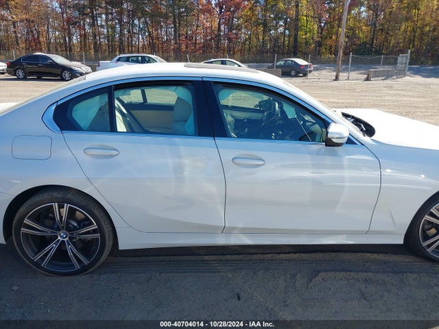 3MW89FF09R8E20701 BMW 3 Series 330i Xdrive