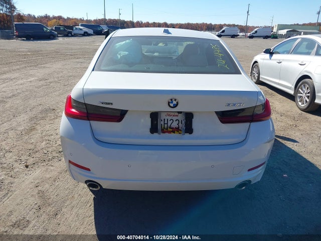 3MW89FF09R8E20701 BMW 3 Series 330i Xdrive