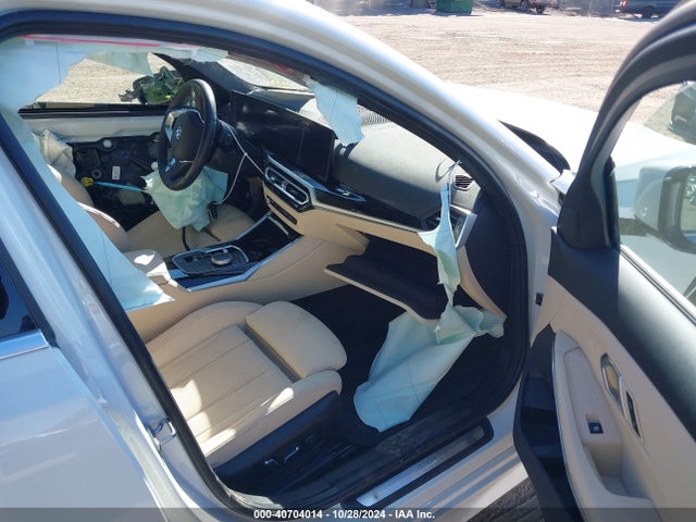 3MW89FF09R8E20701 BMW 3 Series 330i Xdrive