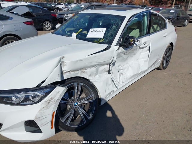 3MW89FF09R8E20701 BMW 3 Series 330i Xdrive