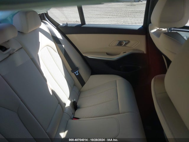 3MW89FF09R8E20701 BMW 3 Series 330i Xdrive