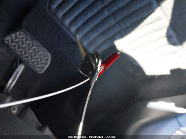 VNKJTUD33FA020535 Toyota YARIS L