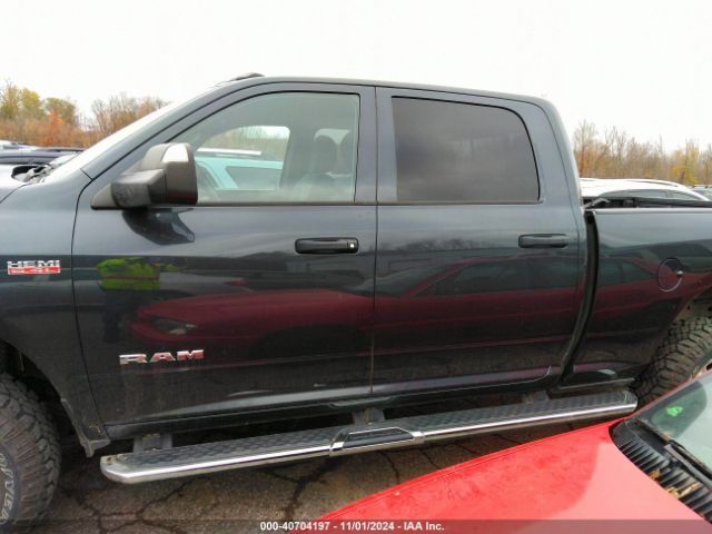 3C6UR5CJ0NG111845 RAM 2500 Tradesman  4x4 6'4 Box