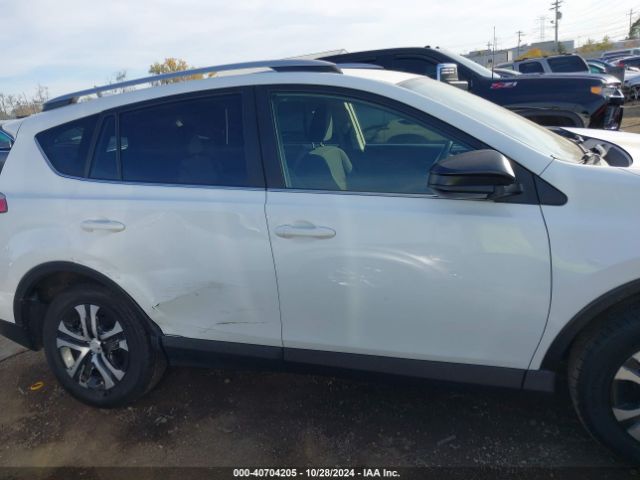 JTMZFREV7HJ708573 Toyota RAV4 LE