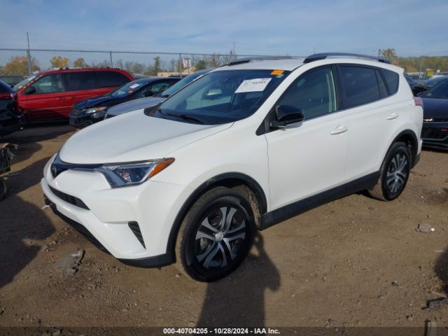 JTMZFREV7HJ708573 Toyota RAV4 LE