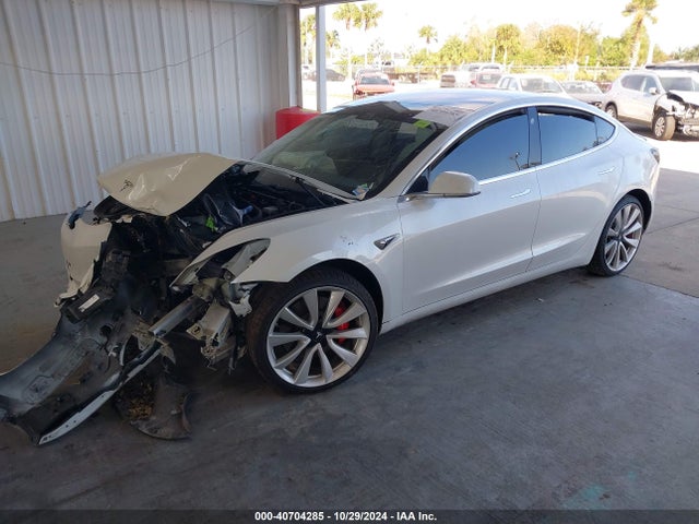 40704285 :رقم المزاد ، 5YJ3E1EB3JF082243 vin ، 2018 Tesla Model 3 Long Range/performance مزاد بيع