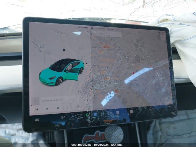 40704285 :رقم المزاد ، 5YJ3E1EB3JF082243 vin ، 2018 Tesla Model 3 Long Range/performance مزاد بيع