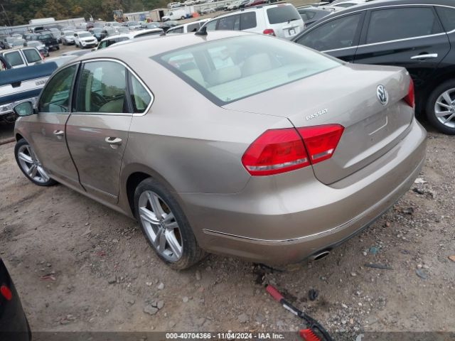 1VWBS7A35FC033052 Volkswagen Passat 1.8t Se