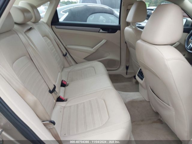 1VWBS7A35FC033052 Volkswagen Passat 1.8t Se