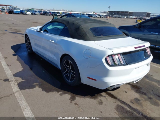 Ford Mustang V6 2015 1FATP8EM9F5414804 Image 3