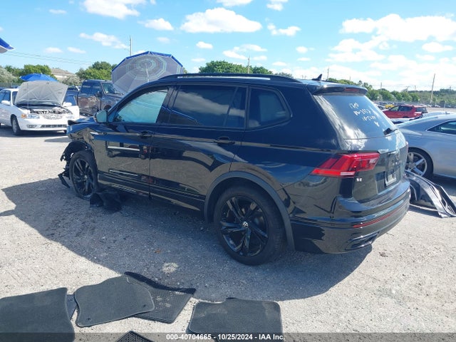 3VVCB7AX4PM082657 Volkswagen Tiguan 2.0t Se R-line Black