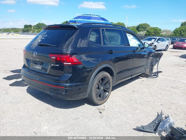 3VVCB7AX4PM082657 Volkswagen Tiguan 2.0t Se R-line Black