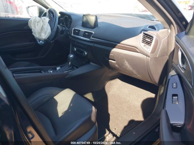 3MZBN1M38JM223483 Mazda 3 Grand Touring