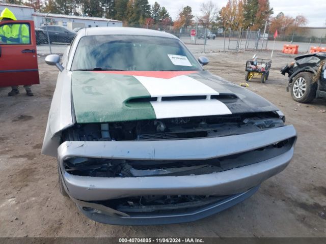 2C3CDZAG5JH172401 Dodge Challenger Sxt