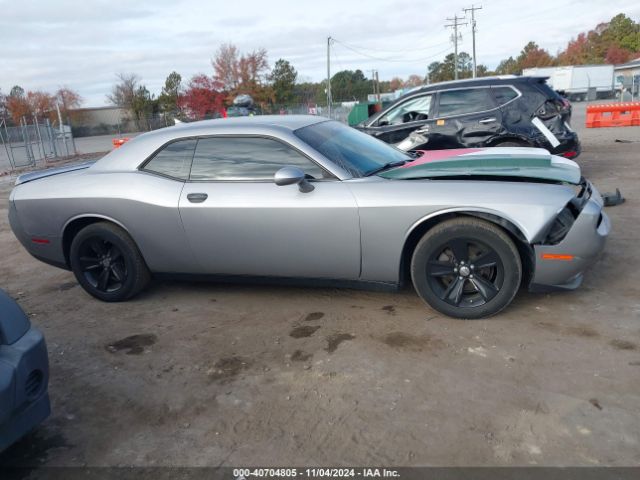2C3CDZAG5JH172401 Dodge Challenger Sxt