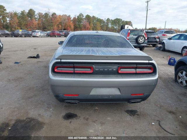 2C3CDZAG5JH172401 Dodge Challenger Sxt