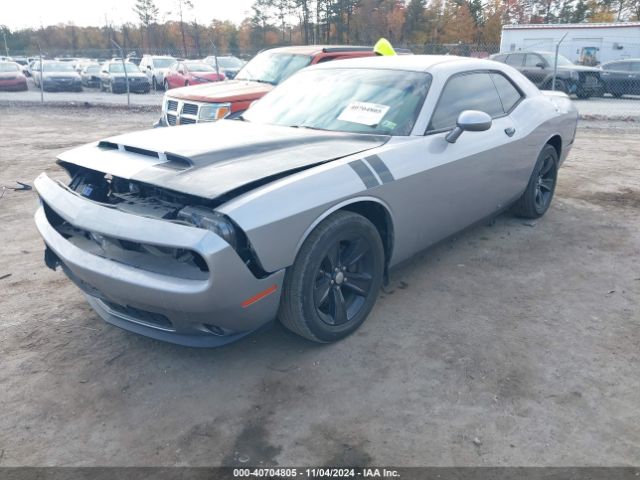 2C3CDZAG5JH172401 Dodge Challenger Sxt