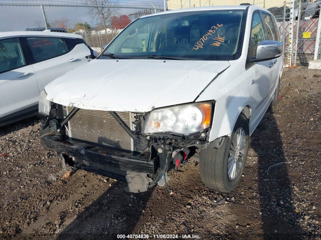 2C4RC1CG2ER300777 Chrysler Town & Country Touring-l 30th Anniversary
