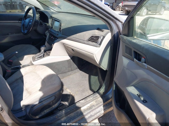 Hyundai Elantra Value Edition 2018 5NPD84LFXJH346272 Image 5