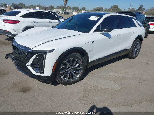 2024 CADILLAC LYRIQ 1GYKPTRK1RZ137980 Photo 1