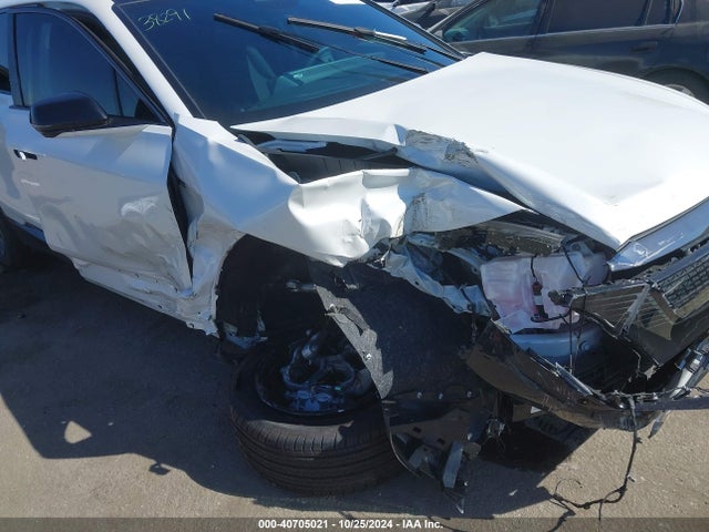 2024 CADILLAC LYRIQ 1GYKPTRK1RZ137980 Photo 2