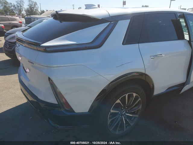 2024 CADILLAC LYRIQ 1GYKPTRK1RZ137980 Photo 3
