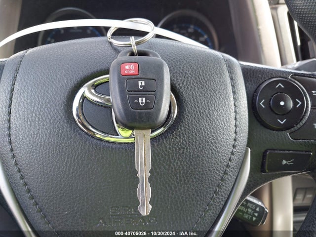 Toyota RAV4 LE 2018 JTMZFREV4JJ211390 Image 11