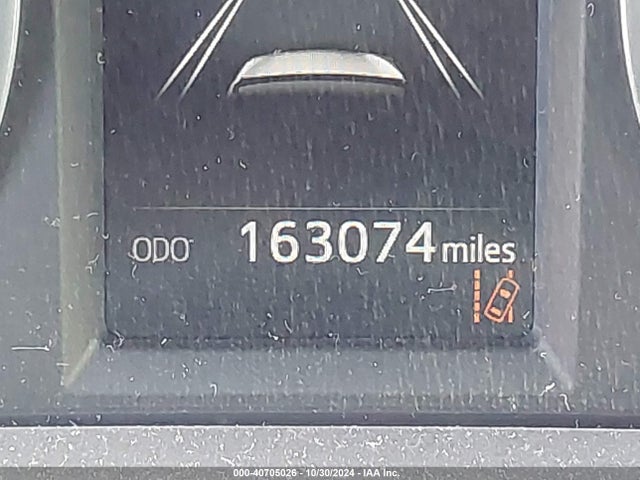 Toyota RAV4 LE 2018 JTMZFREV4JJ211390 Image 16