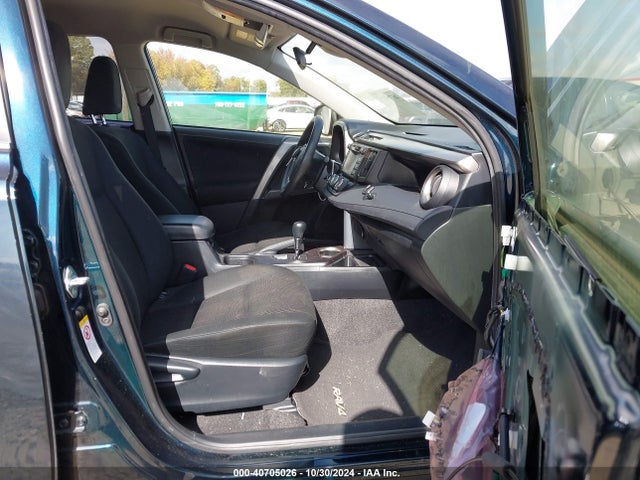 Toyota RAV4 LE 2018 JTMZFREV4JJ211390 Image 5