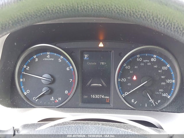 Toyota RAV4 LE 2018 JTMZFREV4JJ211390 Image 7