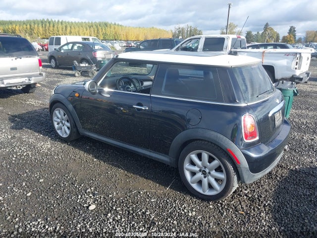 2007 MINI COOPER HARDTOP WMWMF33507TL78771 Photo 2