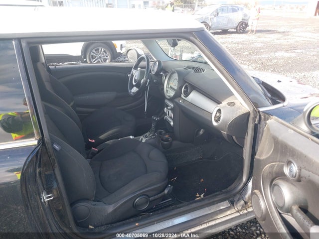 2007 MINI COOPER HARDTOP WMWMF33507TL78771 Photo 4