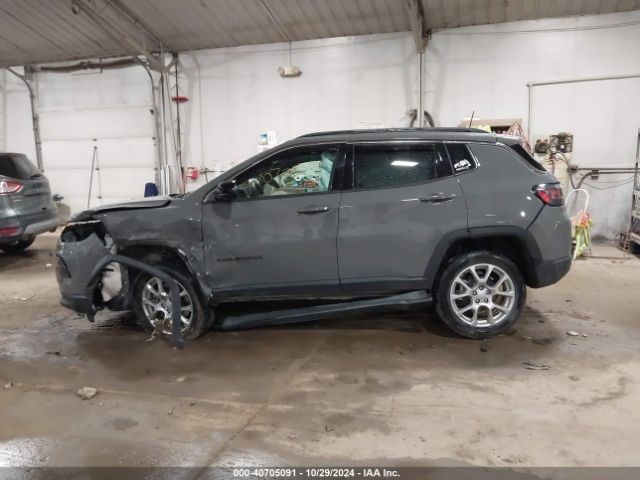 3C4NJDFNXPT573532 Jeep Compass Latitude Lux Fwd