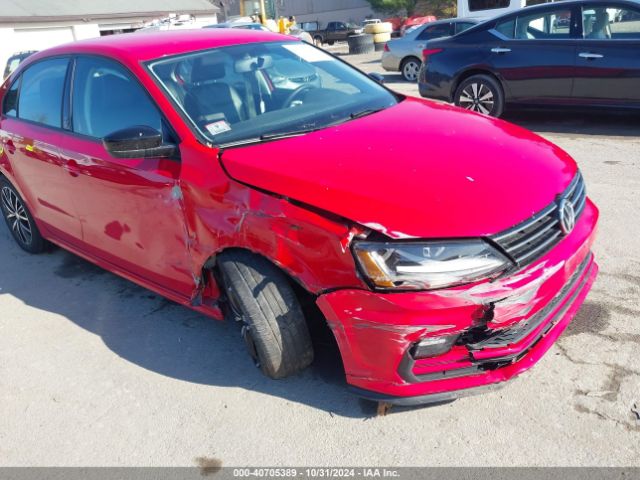 3VWDB7AJ7JM253274 Volkswagen Jetta 1.4t Se/1.4t Wolfsburg Edition