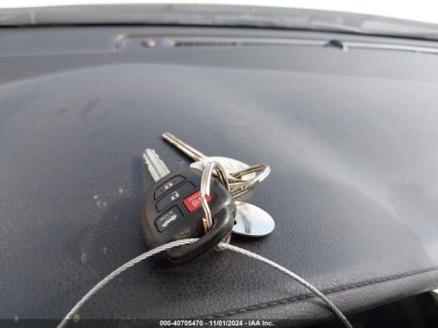 2T1BURHE2JC068342 Toyota COROLLA LE