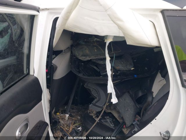 KNDJN2A28F7806444 KIA Soul