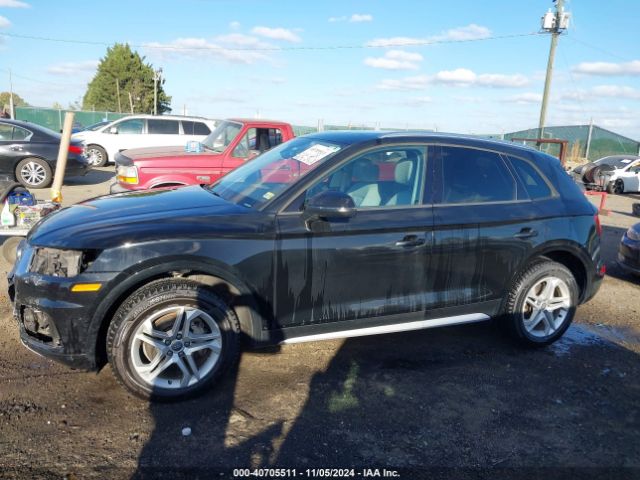 WA1ANAFY2J2230633 Audi Q5 2.0t Premium/2.0t Tech Premium