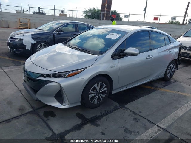 Toyota Prius Prime Premium 2017 JTDKARFP6H3009486 Image 2