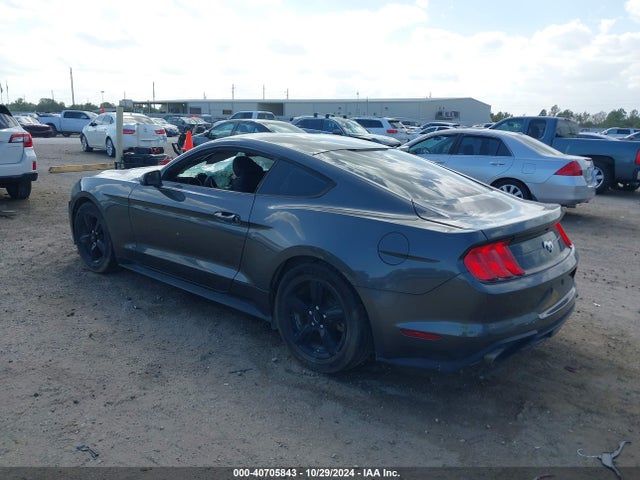 Ford Mustang Ecoboost 2018 1FA6P8TH2J5132144 Image 3