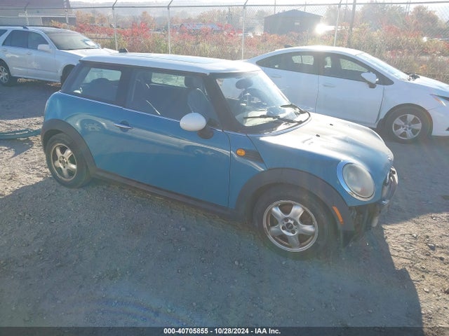 2009 MINI COOPER WMWMF33529TW78511 Photo 0